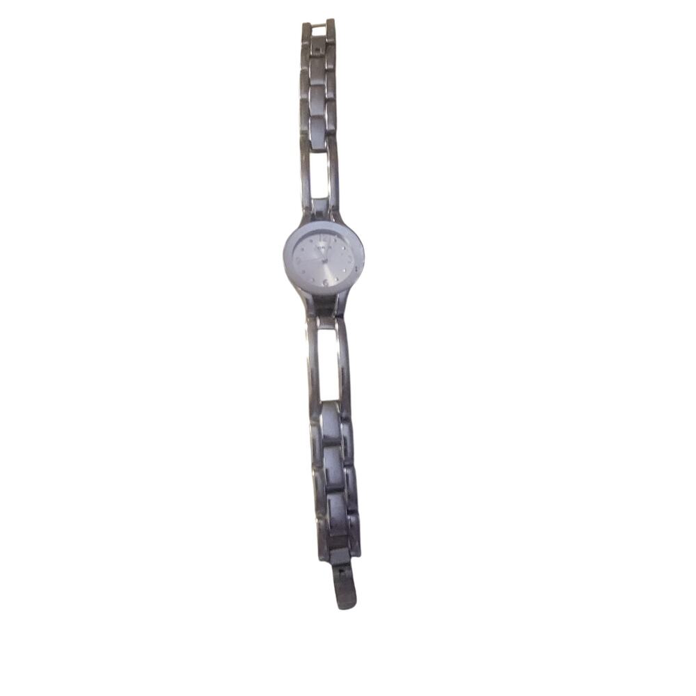 Lorus Ladies Watch Silver Tone Classy Y2K Stainless back Japan Movement - Picture 4 of 7